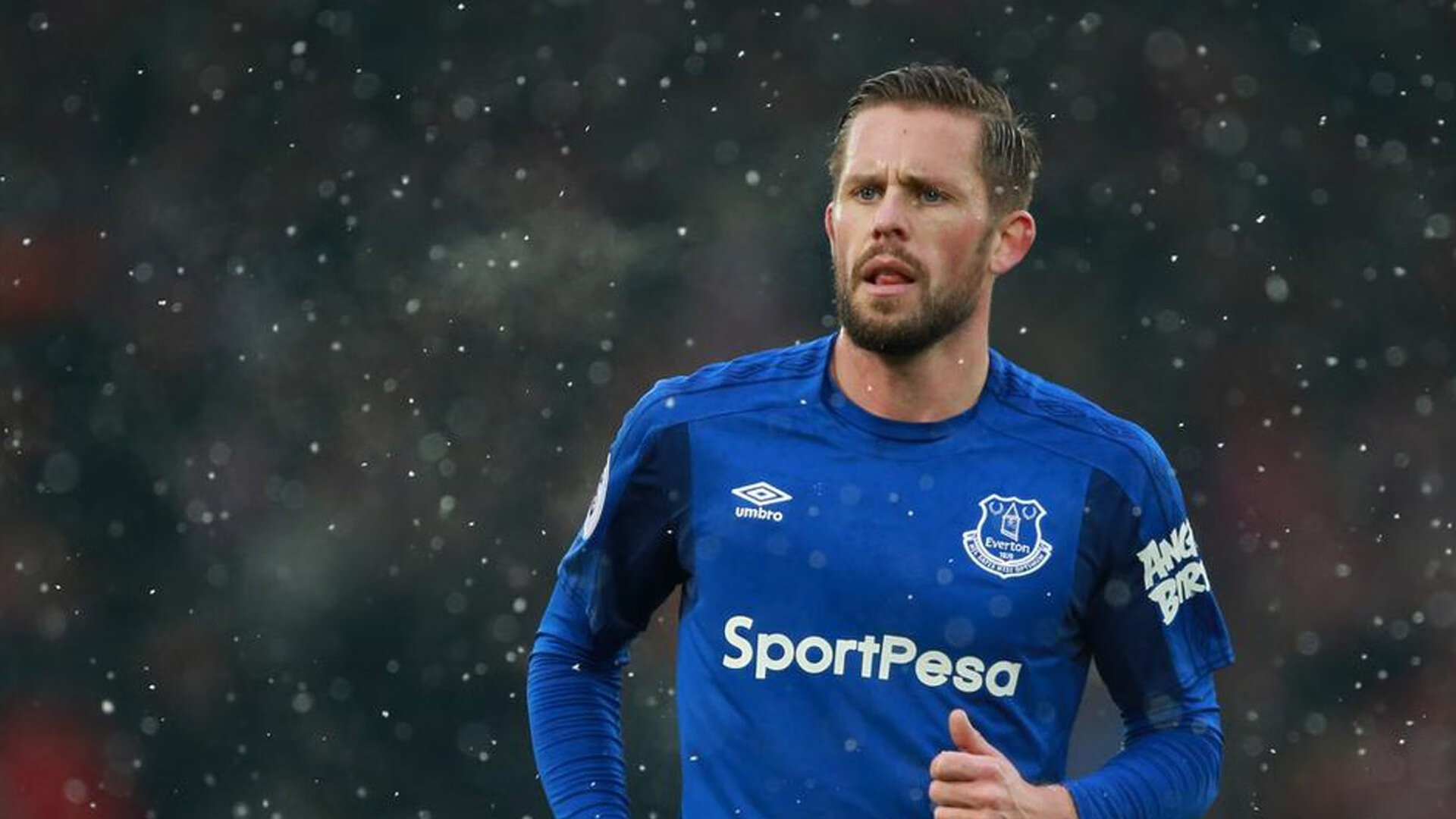 _硬地、草地、红土:不同场地对运动员的考验_,红土草地硬地网球一样吗