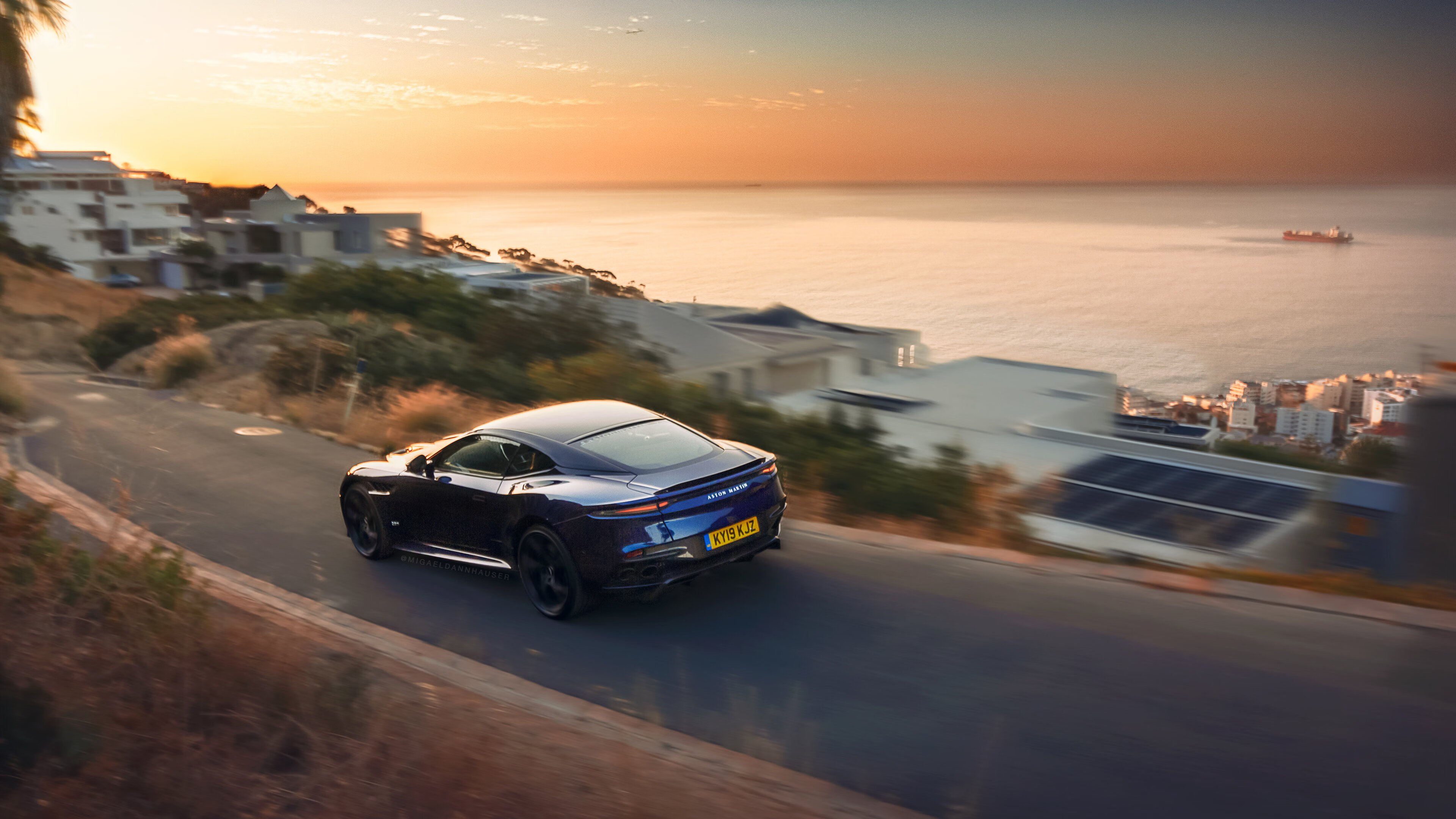 青少年篮球抗疫行动中扮演“健康守护者”角色,抗疫篮球主题