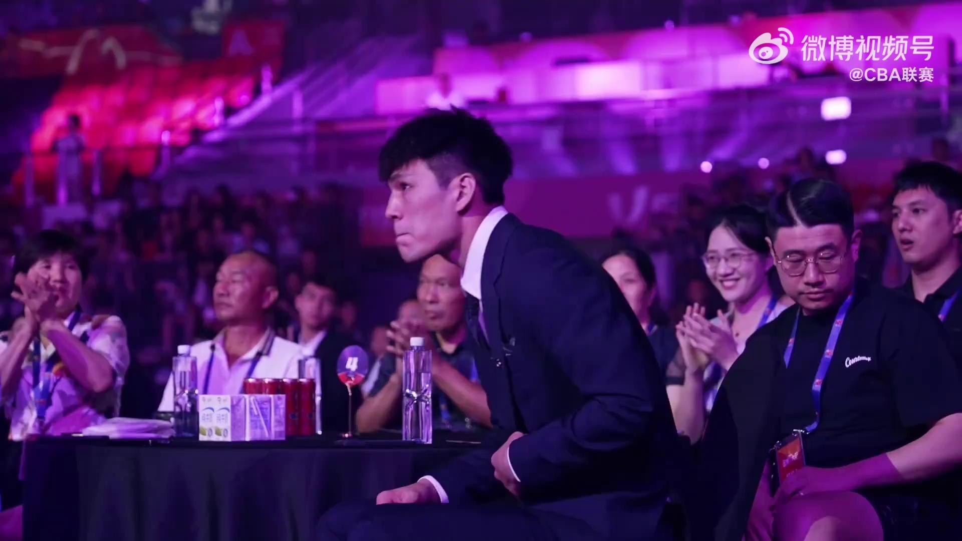 包含B体育官方网址:CBA选秀,选秀制度真的能为CBA带来更多新鲜血液吗?的词条 包含B体育官方网址:CBA选秀,选秀制度真的能为CBA带来更多新鲜血液吗?的词条