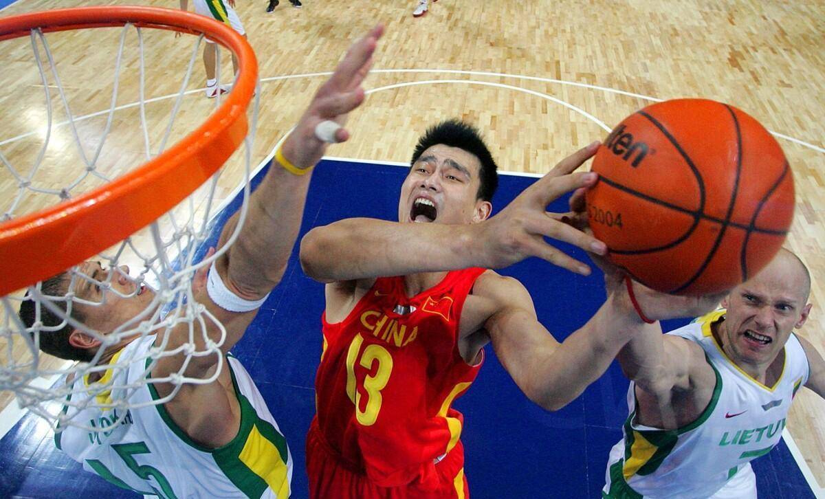 包含B体育官方网址：中国男篮历史上的经典防守：回顾那些令人窒息的防守表现的词条